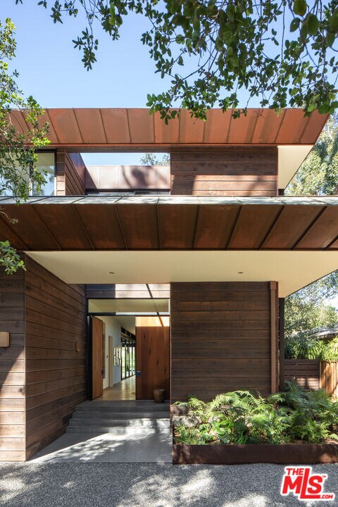 Foto del edificio - 527 Latimer Rd