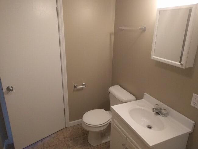 Baño - 210 William St