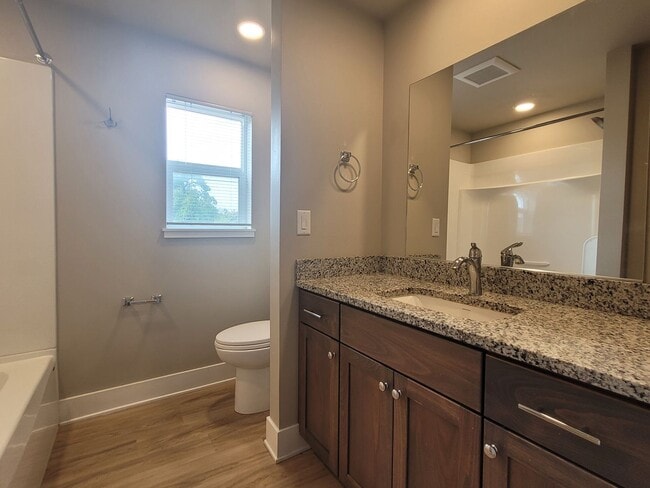 Foto del edificio - Newly Remodeled 2-Bedroom, 1-Bath Close to...