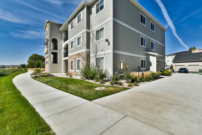 Foto del edificio - Beautiful Hillcrest Condo in Saratoga Springs