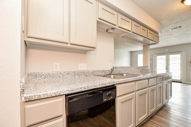 Building Photo - 6504 Kentwick Dr