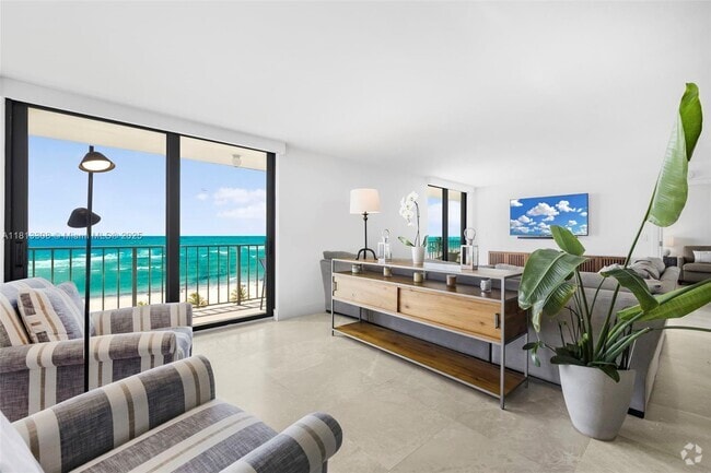 Building Photo - 2625 Collins Ave
