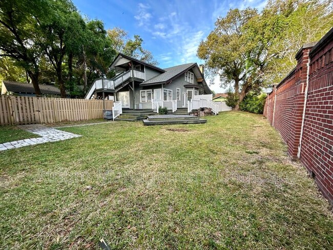 Building Photo - 5309 N Seminole Ave