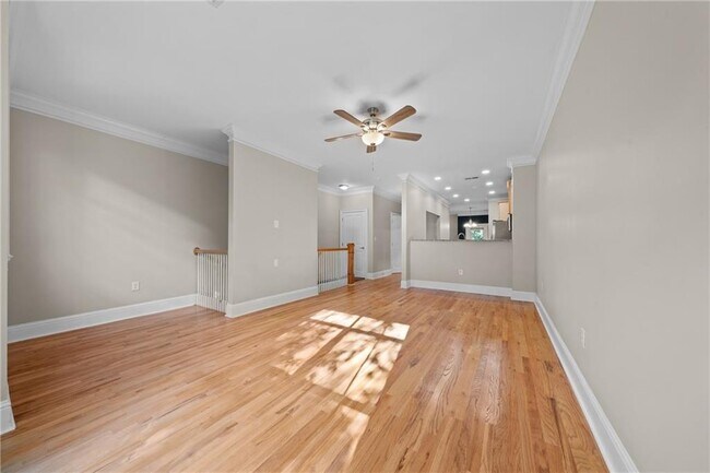 Building Photo - 5480 Glenridge Park NE