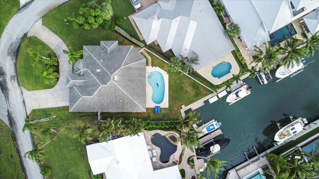 Foto del edificio - 72 Waterway Rd