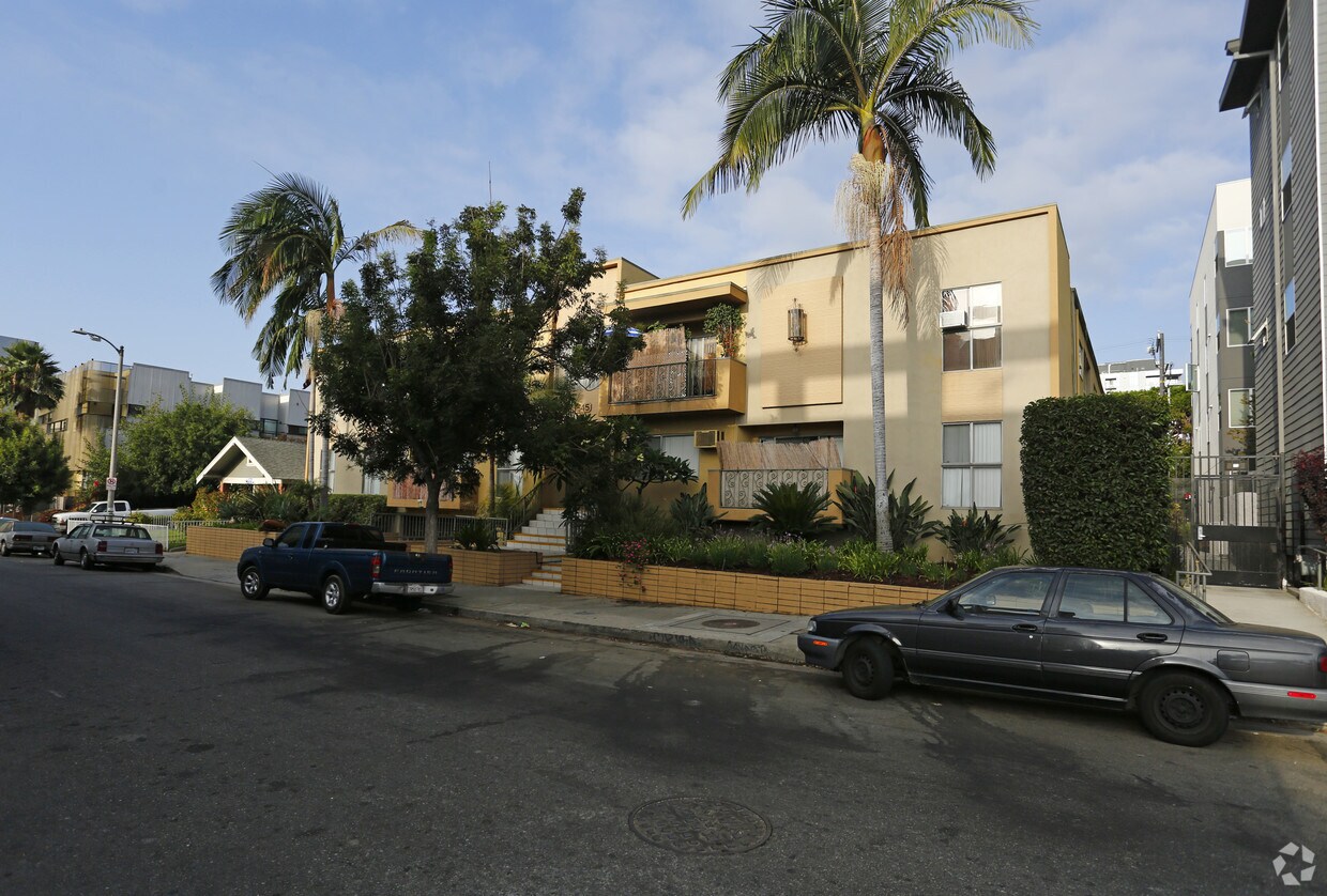 Edificio - 1545 Gordon St