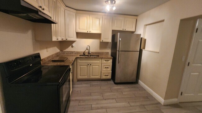 Foto del edificio - 4538 Empire Way