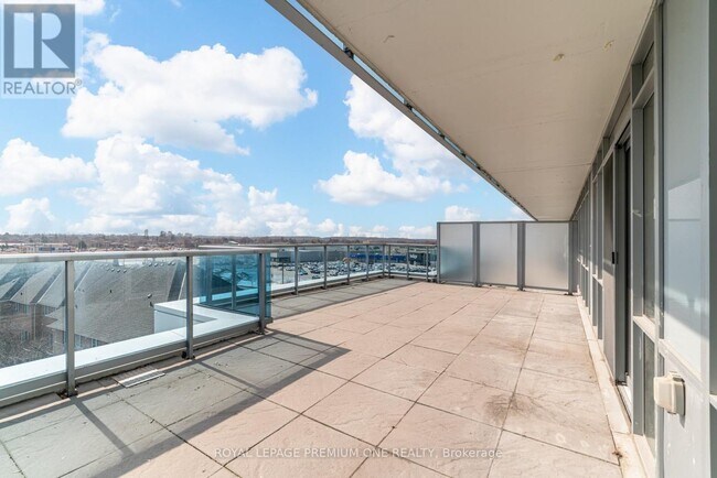 Photo du bâtiment - 9471 Yonge St