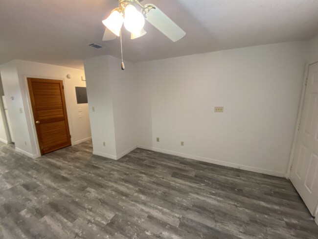 Foto del edificio - 2807 Bradford Pl NW