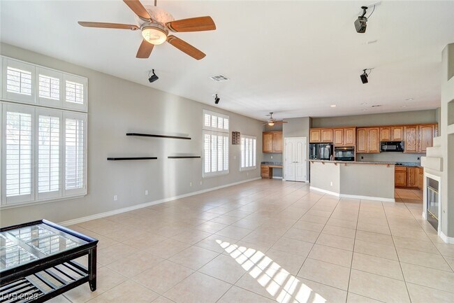 Building Photo - 9945 Gold Thorn St