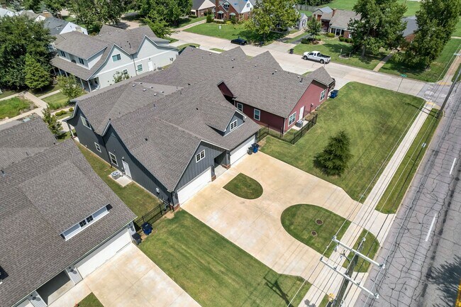 Building Photo - P.57 Kode Properties LLC 3515-3517