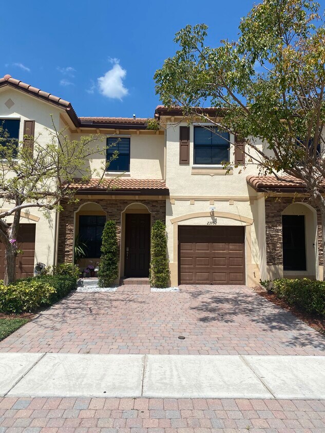 23952 SW 117 Pl, Homestead, FL 33032 Townhouse for Rent in Homestead, FL