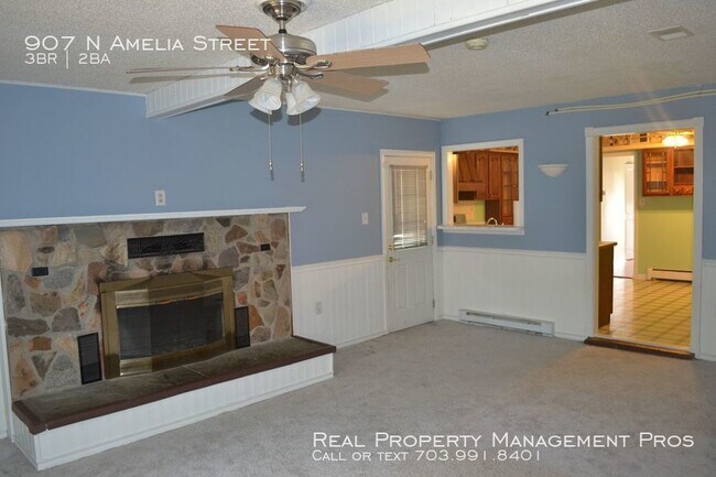 Building Photo - 3 Bed 2 Bath Rambler w/Addition For Rent