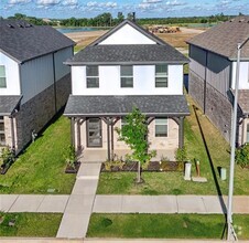 Building Photo - 2617 Tanager St