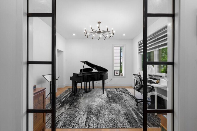 Foto del edificio - 5 Bed 4.5 Bath - Bethesda Contemporary Home