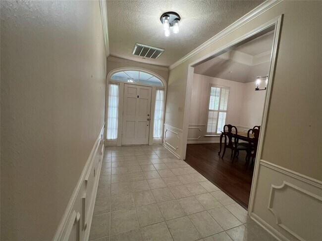 Foto del edificio - 3350 Shady Hollow Ln