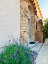 Building Photo - 5239 Na Pali St NE