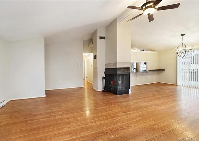 Foto del edificio - 12 Little River Ln