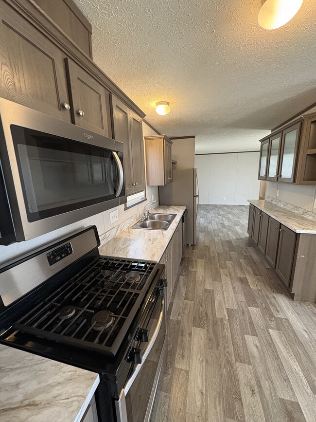 Building Photo - 315 Basket Branch