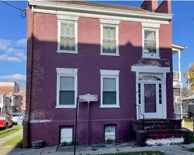 Building Photo - 37 Middle St