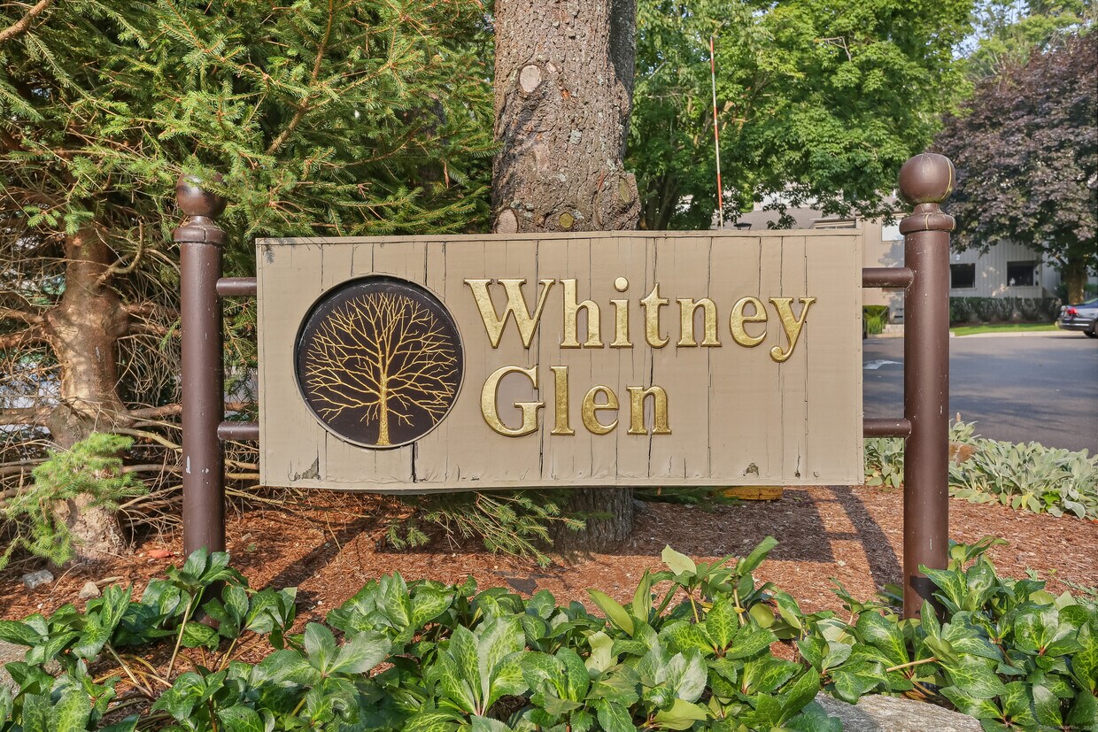 Foto principal - 61 Whitney Glen Dr