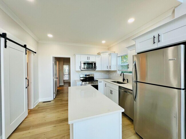 Foto del edificio - 1904 S Holly St