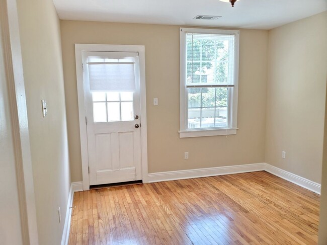 Foto del edificio - 4904 Laurel St