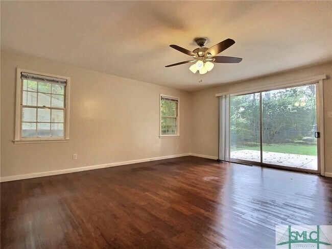 Foto del edificio - 302 Willow Rd
