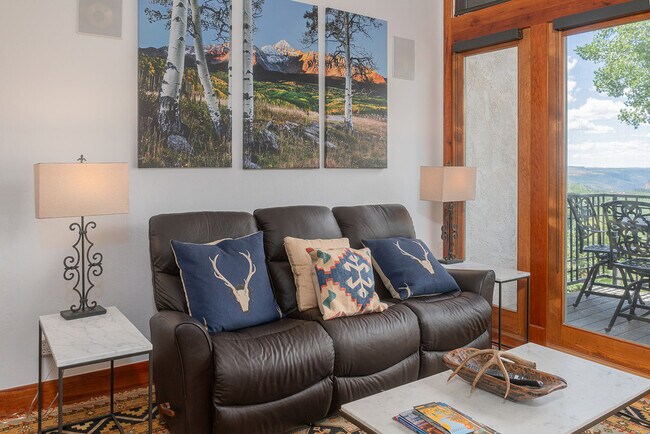 Foto del edificio - 100 Aspen Ridge Dr