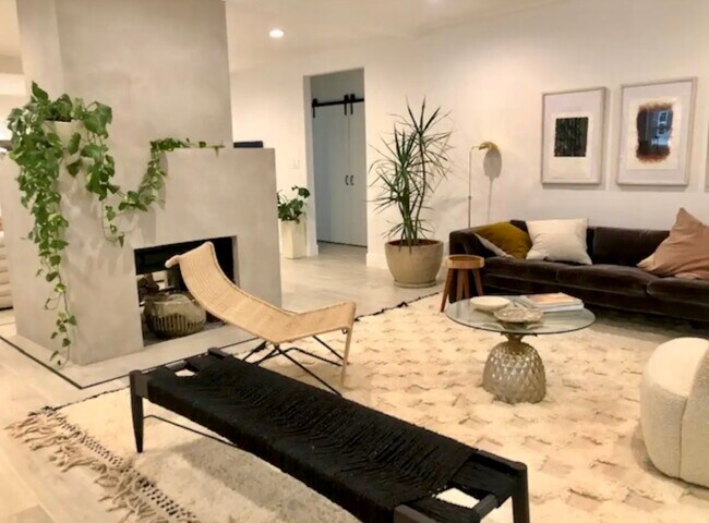 Foto del edificio - 11516 La Maida St