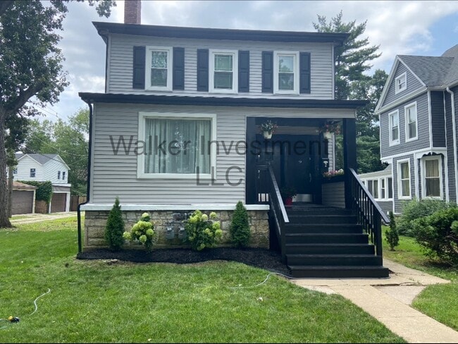 Building Photo - 1627 W 106th St