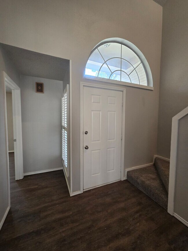 Foto del edificio - Awesome 2-Story 2/2/2 Townhouse in Southwe...