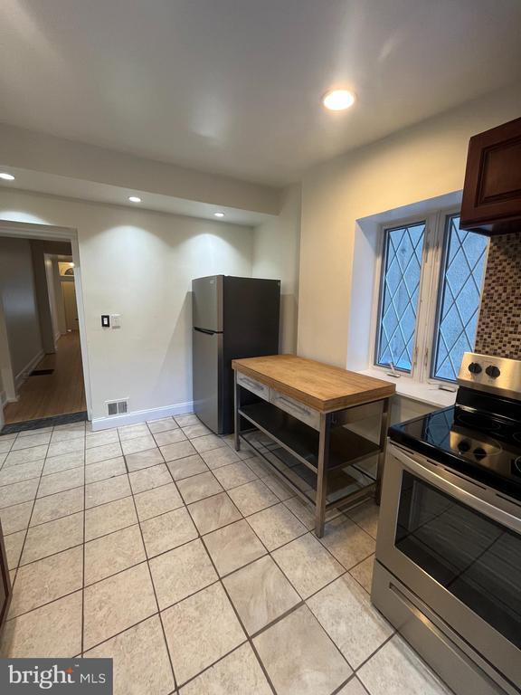 Building Photo - 914 N 4th St