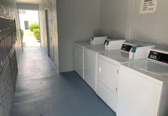 Building Photo - For Rent 1Bd/1Ba for $1,600 Beautiful Apar...
