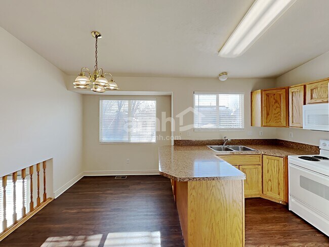 Building Photo - 2413 W 1915 N