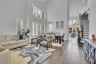 Building Photo - 14109 Sparrow Hill Dr