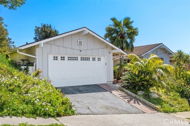 Building Photo - 3068 Zell Dr