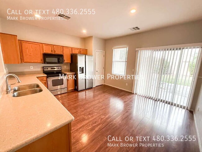 Foto del edificio - 4450 E Oxford Ln