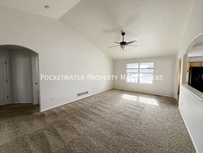 Building Photo - 3392 Hackberry Ln