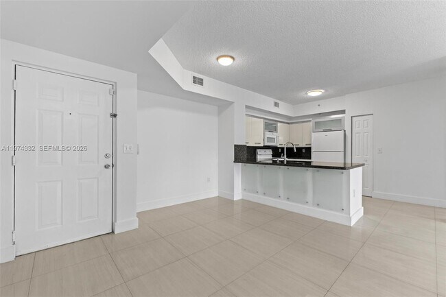 Building Photo - 2440 E Preserve Way