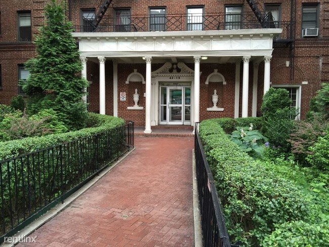 Building Photo - 42-15 43rd Ave