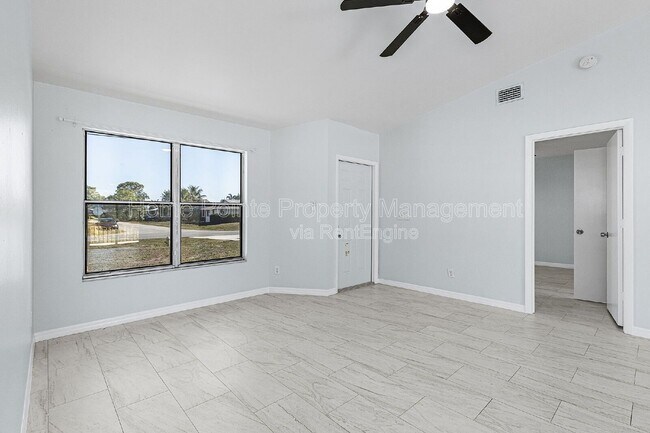 Foto del edificio - 17176 Phlox Dr