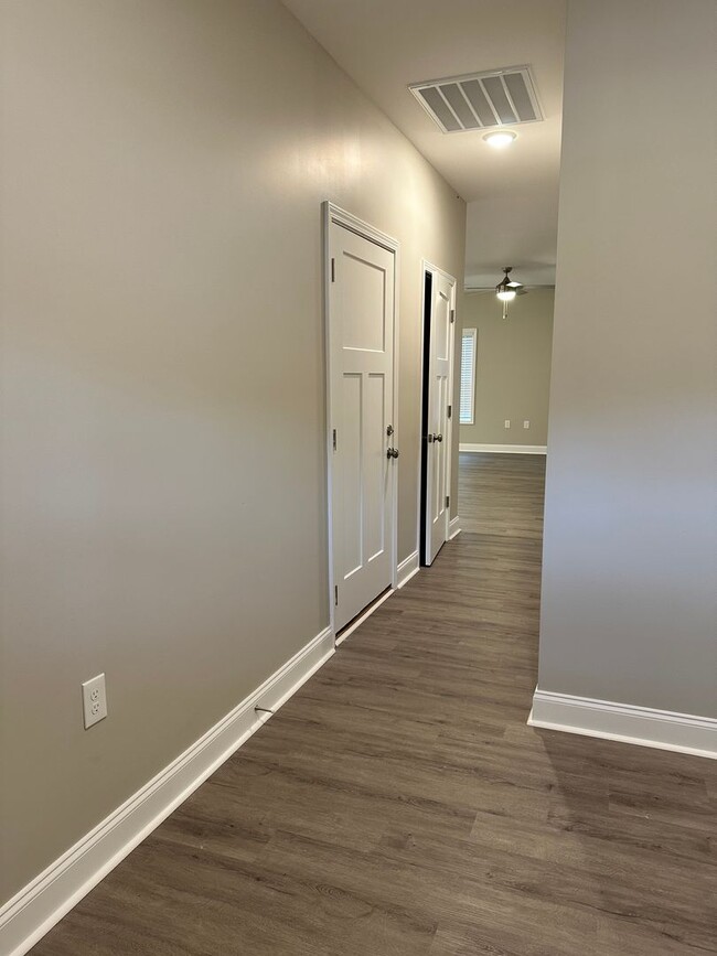 Foto del edificio - 2766 Cedrus Ave