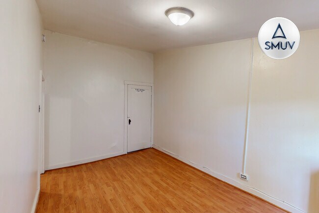 Foto del edificio - 929 N Calvert St