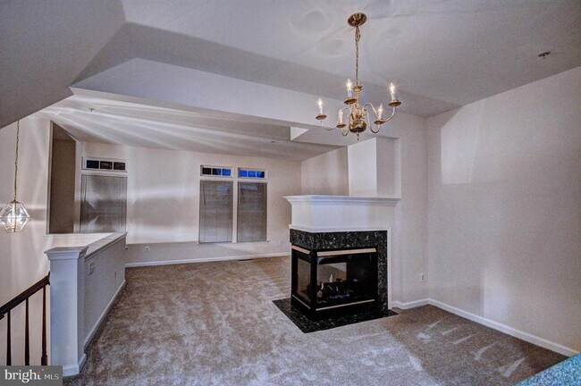 Foto del edificio - 3627 Madison Ln