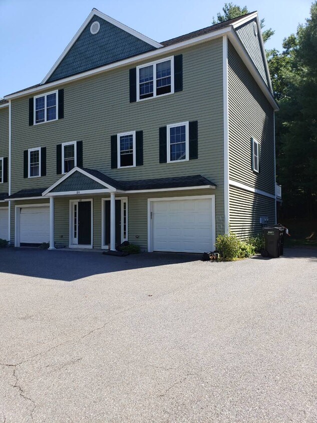 184 W Main St, Ayer, MA 01432 Townhouse for Rent in Ayer, MA