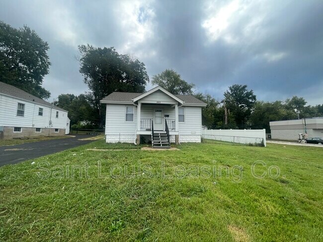 Building Photo - 6822 N Hanley Rd