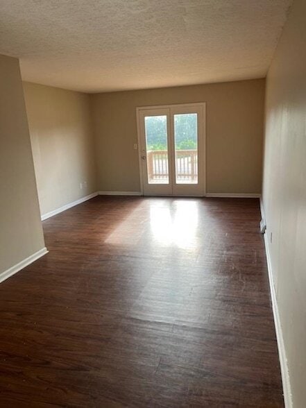 Building Photo - 1705 Cliff Ridge Ct