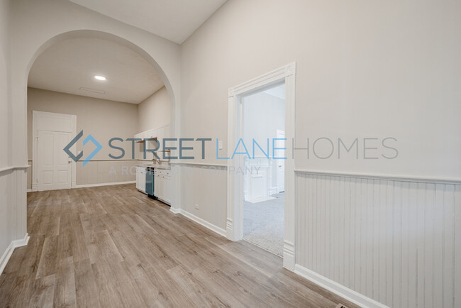 Building Photo - 1029 30th St