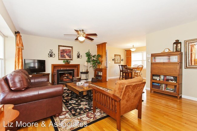 Building Photo - 3 br, 1.5 bath House - 152 Saunders Road